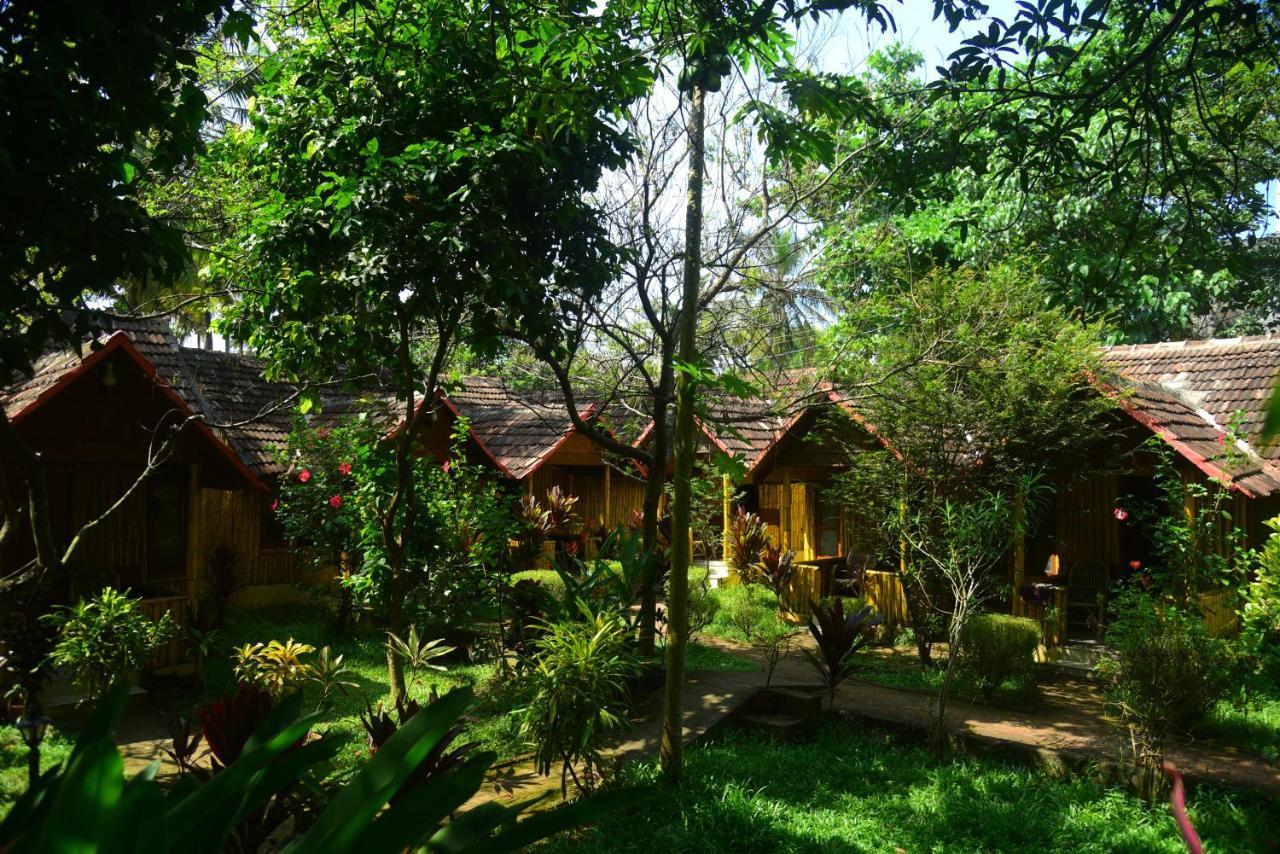 Savithri Inn Cottage バルカラ エクステリア 写真