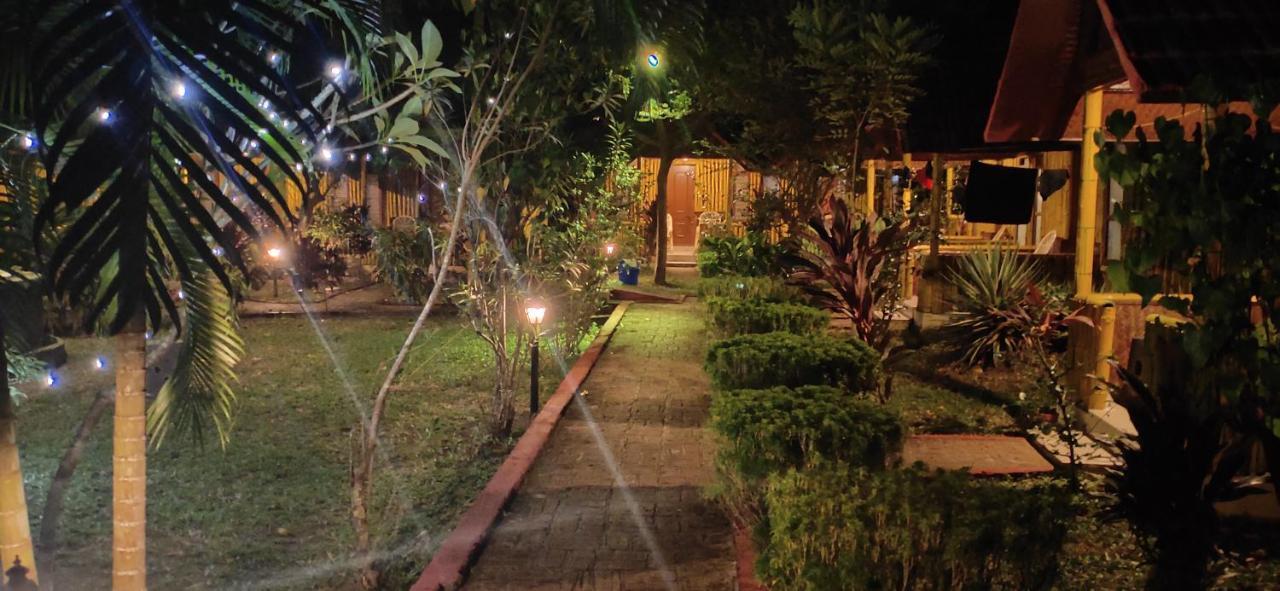 Savithri Inn Cottage バルカラ エクステリア 写真