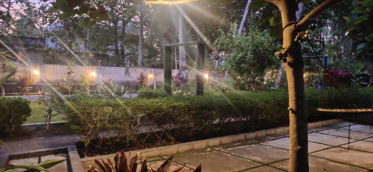 Savithri Inn Cottage バルカラ エクステリア 写真