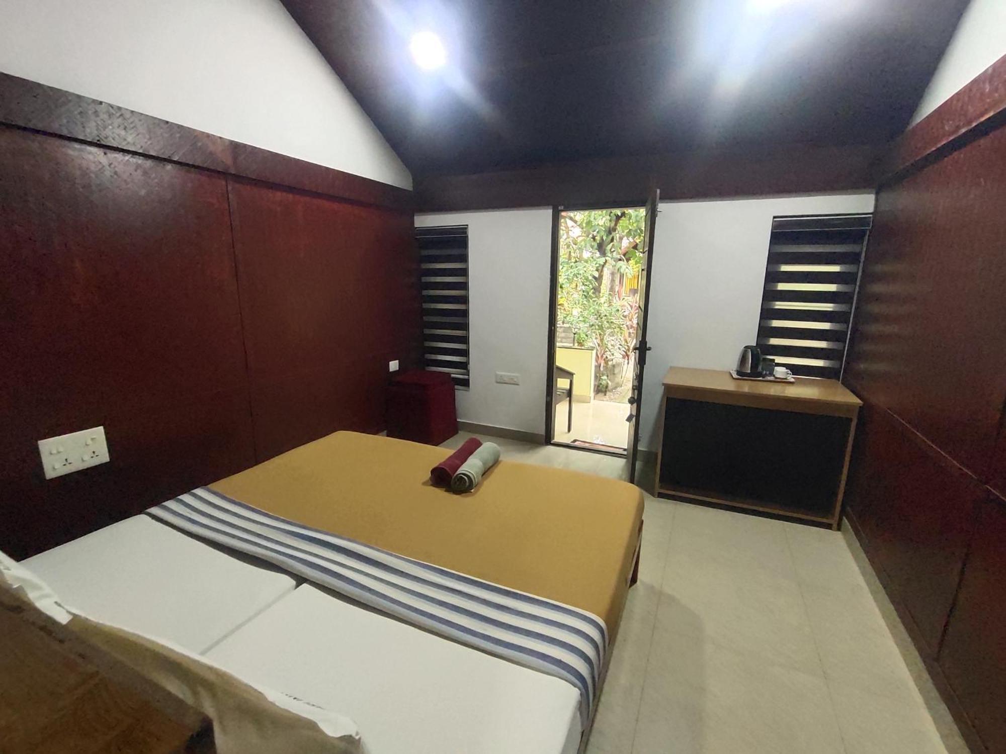 Savithri Inn Cottage バルカラ 部屋 写真